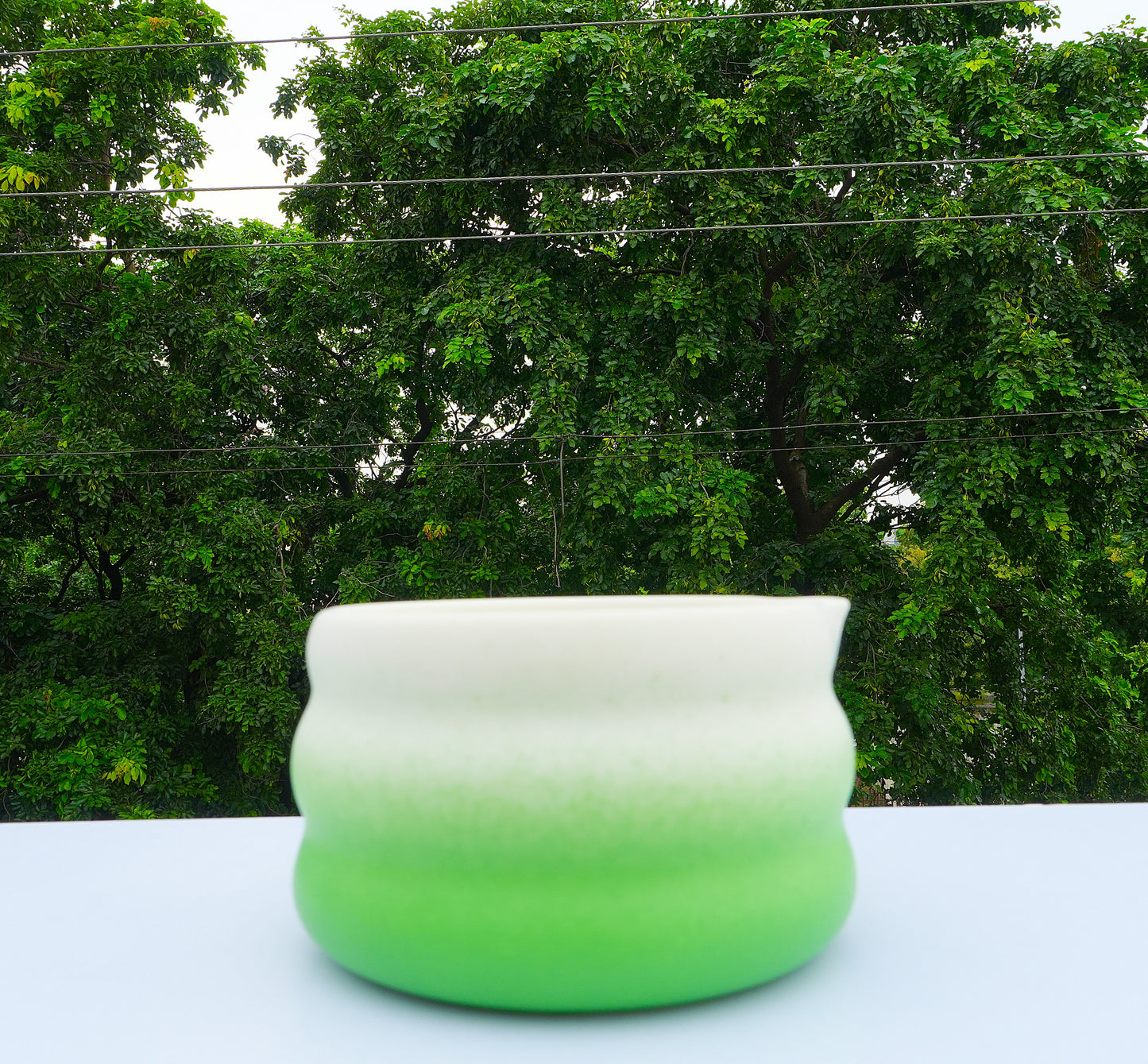 Handcrafted Matcha Bowl – Green & White Gradient